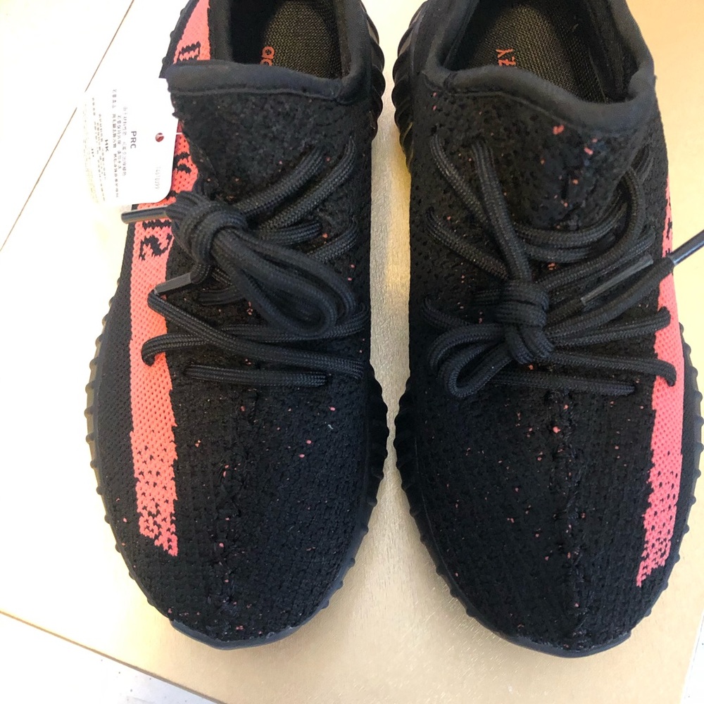 Kids Yeezy Shoe size 3 Black w/coral stitching NEW